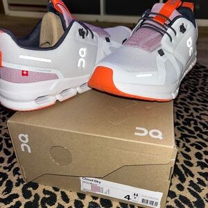 On Kids Sneakers in Gray and Orange